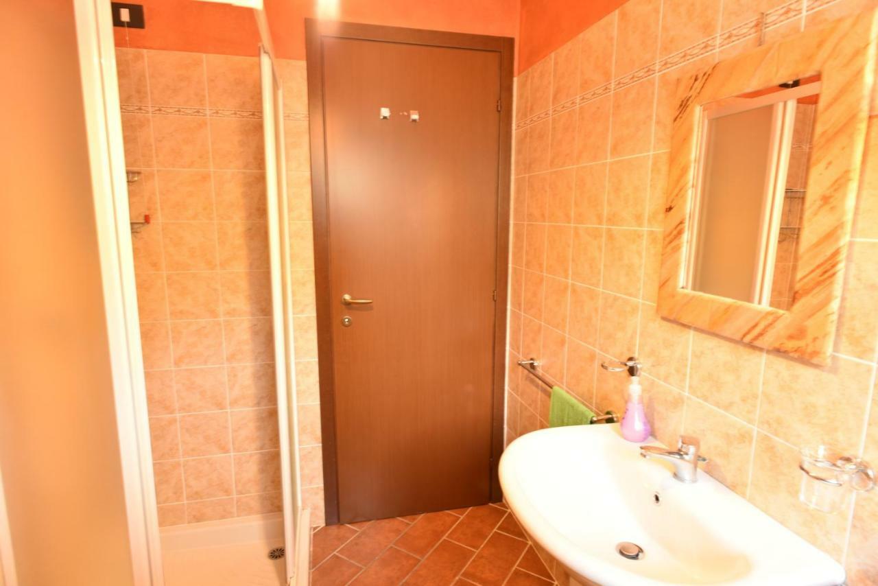 Holiday Apartment Albachiara Tavernola Bergamasca Buitenkant foto